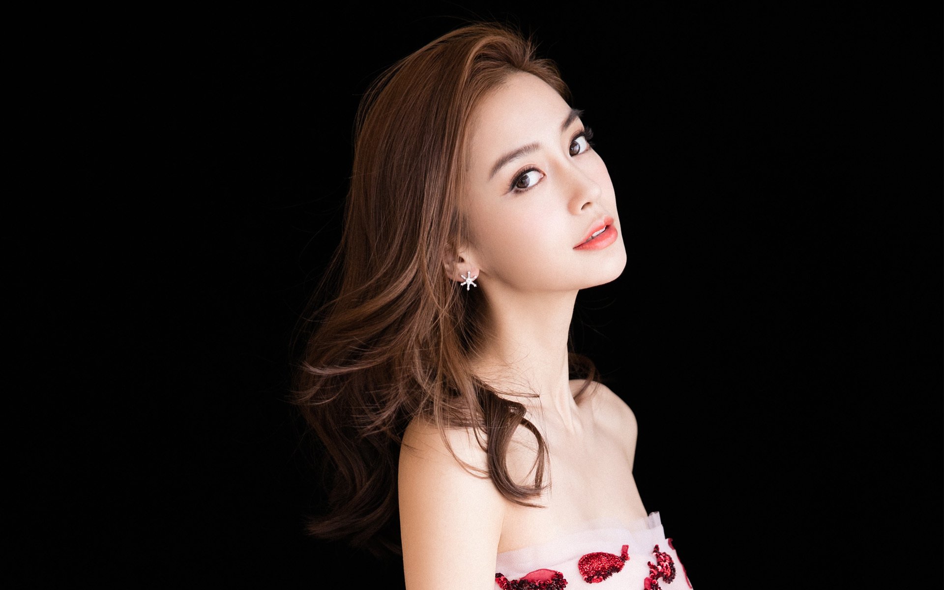 爱游戏中国官方登录入口网站-_赛事暂停？天气因素影响比赛节奏_，球赛因天气原因中断