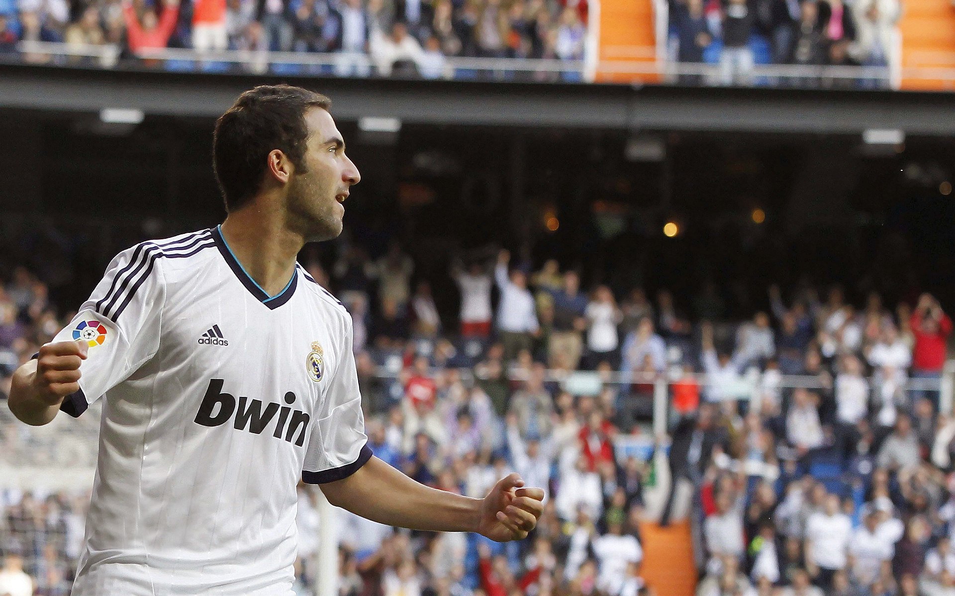 爱游戏娱乐平台-西甲精彩过人：突破防线，精彩纷呈！，西甲锦集